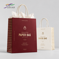 Sac cadeau personnalisé en papier avec poignée en corde, impression de logo en feuille d'or, papier de soie pour emballage de vente au détail de fêtes