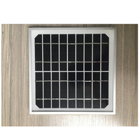 Mini panneau solaire monocristallin à haut taux de conversion. Solution d'énergie verte légère et fiable pour un usage quotidien.