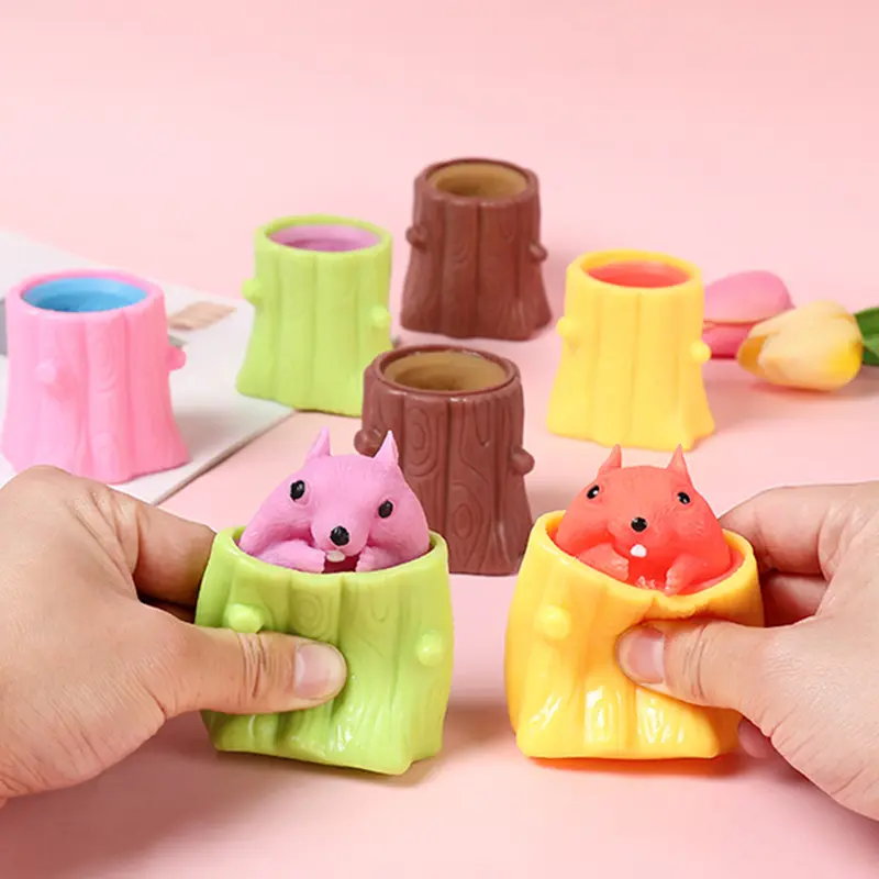 Colorato spremere scoiattolo CupToy gioco di decompressione per bambini adulti giocattoli per animali regalo per gli amici