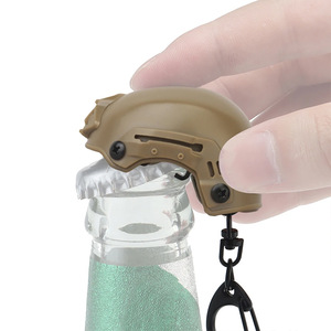 Accessoires de personnalité tactique rapide créatif petit cadeau casque modèle métal bière porte-clés ouvre-bouteille - Product Image 5