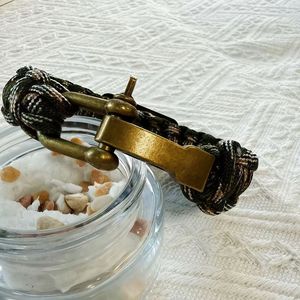 2025 venta al por mayor Popular trenzado hecho a mano Paracord pulsera logotipo personalizado Pulseras de Moda brazaletes <span class=keywords><strong>para</strong></span> <span class=keywords><strong>hombres</strong></span> y mujeres - Product Image 3