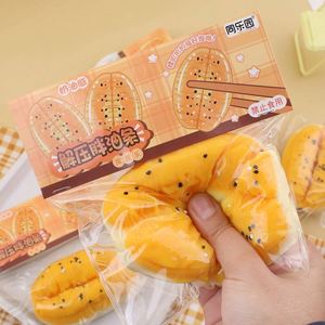 Bâtonnets de pâte frite en silicone de qualité alimentaire en gros pour jouets alimentaires de simulation, un jouet créatif anti-stress en silicone - Product Image 3