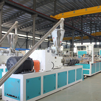 Ligne d'extrusion de profilés de plafond en PVC, ligne de production de panneaux en PVC à partir de matériaux recyclés pour panneaux publicitaires, production de panneaux muraux en PVC