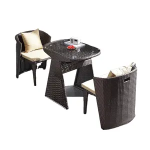 Modernes individuelles Balkon-Rattan-Stuhl-Set für den Außenbereich PE Rattan-Tisch und Stuhl Kombination für Geschäftsrezeption Couchtisch