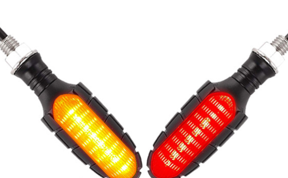 Rouge + ambre (feux arrière)