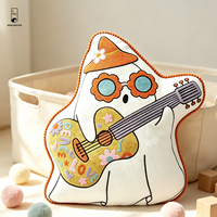 Coussin en peluche fantôme d'Halloween, brodé avec une guitare, bordure à pompons, coussin décoratif doux pour la maison et le canapé