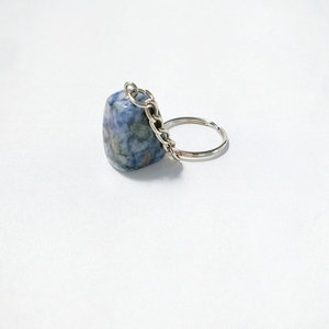 Usine Offres Spéciales en gros bleu <span class=keywords><strong>goldstone</strong></span> pendentif <span class=keywords><strong>pierre</strong></span> de sang cage dégringolé porte-clés gravé au laser - Product Image 5