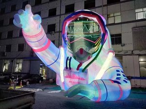 カスタムメイド音楽祭会場装飾マスコットインフレータブル大型宇宙飛行士、LEDライト付きインフレータブル宇宙飛行士バルーン - Product Image 1
