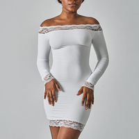 SK1344 Robe mini moulante en nylon tricoté à manches longues évasées et épaules dénudées avec dentelle pour femme, idéale pour les sorties en club, le shopping et les vacances