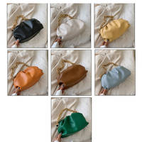 2026 Sacs à main, chaussures, sandales, pochettes et sacs à bandoulière pour femmes en cuir PU, avec pantoufles, sac nuage à grande chaîne métallique et claquettes assorties