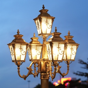 Lampadaire de jardin extérieur en fer bronze avec abat-jour en verre LED, lumière blanc chaud 2700K, IP66, ampoule A19 non amovible, AC 220V, détecteur de mouvement - Product Image 6