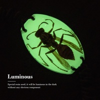 Bracelet en ambre lumineux fait main avec pendentif frelon, bijou en résine d'insecte véritable pour homme
