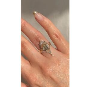 ต่างหูเพชรทรงบาแกตต์ทอง 14K |   ศิลปะเรขาคณิตสไตล์อาร์ตเดโค - Product Image 1
