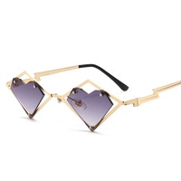 Lunettes de soleil irrégulières en métal pour femmes, monture cœur, tendance, qualité supérieure, populaires, 2023