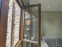 Ventanas abatibles de madera revestidas de aluminio francés DEMEA para soluciones de iluminación natural disponibles para villas