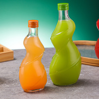 Irreguliere spiraalvormige glazen fles met kleurrijk schroefdopje voor sap, fruitwijn, dranken, op maat gemaakte draaidop.