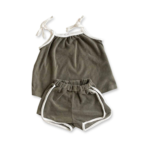 タオル服女の赤ちゃん夏服ホワイトコットントリムスリングチャンキートップストレーニングショーツセット