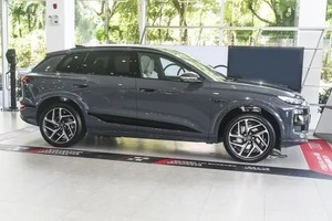 Venta de Auto: Audi Q6L E-tron 2026 Edición de Lanzamiento, Gris, Autonomía de 752 km, Batería de 107 kWh, Motor de 205 kW - Product Image 2
