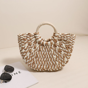 2024 nuova moda da donna con tessuto da spiaggia da donna borse di paglia avvolte borse fatte a mano con manico in paglia a forma di <span class=keywords><strong>luna</strong></span> - Product Image 4