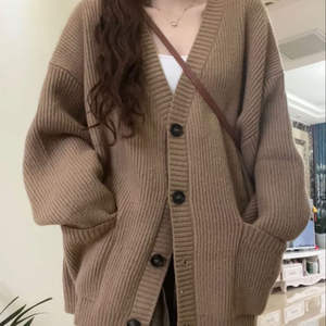 <span class=keywords><strong>Camel</strong></span> Chunky Knit Verschlusstyp |   Langärmliger, gedrehter Häkelpullover - Product Image 1