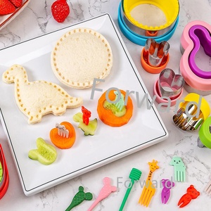 Rebanadora <span class=keywords><strong>de</strong></span> pan <span class=keywords><strong>de</strong></span> bambú <span class=keywords><strong>de</strong></span> grado alimenticio Baguette ingletada con juego <span class=keywords><strong>de</strong></span> cortadores <span class=keywords><strong>de</strong></span> sándwich - Product Image 6