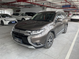 Mitsubishi Outlander de <span class=keywords><strong>7</strong></span> <span class=keywords><strong>Plazas</strong></span>, Modelo 2018, 2.4L, 4WD, Versión de Lujo, Auto Usado, Más Económico - Product Image 1