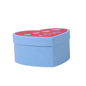 Caramelo de lujo en forma de corazón <span class=keywords><strong>Precio</strong></span> razonable <span class=keywords><strong>Pastel</strong></span> duro para regalo de boda Logotipo personalizado Varias especificaciones Caja de papel - Product Image 4