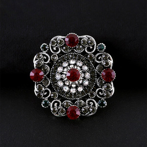 Nouvelle Broche Classique en Alliage Plaqué Or en Forme de Fleur, Épingle Croix Trésor, Designs Personnalisés, Unisexe, Luxe, Tendance, Cadeau de Fête - Product Image 5