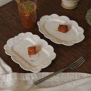 <span class=keywords><strong>Assiette</strong></span> à gâteau <span class=keywords><strong>en</strong></span> porcelaine de style japonais rétro, forme nuage irrégulière, compatible micro-ondes, pour petit-déjeuner et desserts occidentaux - Product Image 2