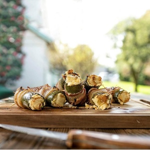 Juego de tablas de cortar de madera de acacia duraderas que incluye cuchillos, plato para salsas y tabla para cortar queso con ranuras profundas para recoger jugo - Product Image 4
