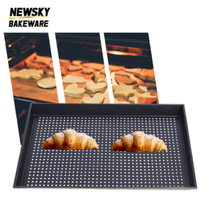 <span class=keywords><strong>Teglia</strong></span> <span class=keywords><strong>in</strong></span> Acciaio Antiaderente Resistente con Design Perforato per Cottura Rapida, Ideale per Pane, Torte, <span class=keywords><strong>Pizza</strong></span> e Altro <span class=keywords><strong>in</strong></span> <span class=keywords><strong>Forno</strong></span> Domestico - Product Image 3