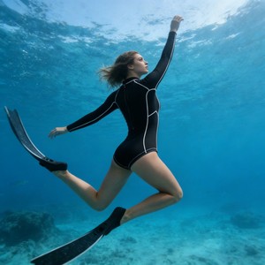Custom Women Freediving Diving Suit <strong>Yamamoto</strong> 3mm Wet Suit <strong>Neoprene</strong> Surfing <strong>Wetsuit</strong> - Product Image 6