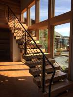 Escalier droit intérieur en bois massif, design minimaliste et écologique, avec poutre de soutien, pour villas de luxe - Vente en gros