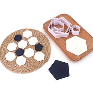 4 pièces/ensemble Football moule bricolage outil gâteau décoration cuisson Cookie hexagone forme Cutter Embosser timbre Cookie Cutter - Product Image 3