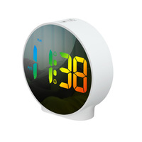 Mini réveil intelligent à LED Affichage circulaire enfichable de la semaine pour le bureau et le salon Petite horloge de table à LED pour les étudiants