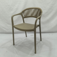 Fauteuil de patio avec dossier en corde tressée à la main, chaise de salle à manger en plastique moulé monobloc durable, siège d'extérieur toutes saisons pour jardin