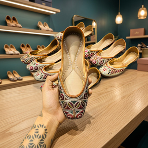 Fashionable Ladies Traditional Floral Pattern Genuine Leather Lace-Up Flat Heel Round <b>Toe</b> Durable Shoes - Product Image 1
