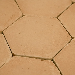 Piastrelle esagonali naturali 10 pollici con finitura in pietra naturale per pavimenti e decorazioni murali - Product Image 3