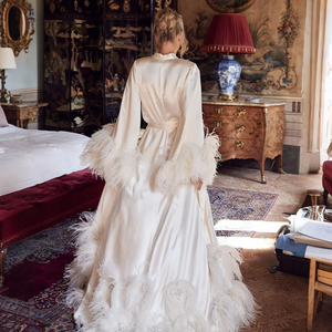 Abito Kimono da sposa personalizzato <span class=keywords><strong>in</strong></span> <span class=keywords><strong>seta</strong></span> di raso bianco abito da sposa con piume abito da sposa - Product Image 2