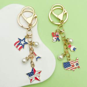 Porte-clés commémoratif personnalisé pour la Fête de l'Indépendance, avec drapeau américain, ballon, chapeau et étoile scintillante - Product Image 2