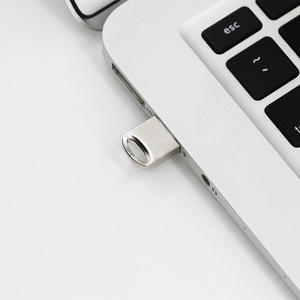 Wholesale 16GB 32GB PU Leather USB Flash Drive Key Customized Logo 2.0/3.0 USB Chain Real Capacity Metal Plastic for Gifts