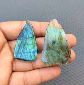 2 pièces de pierres précieuses en Labradorite naturelle, polies, rugueuses, vente en gros, provenant directement de revendeurs indiens, pierre de feu bleue - Product Image 5