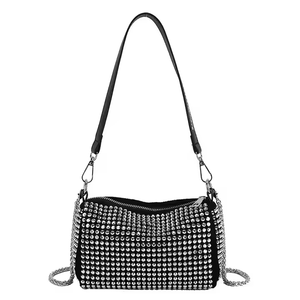 Sac à main tendance de luxe pour femme en PU, petit format carré avec chaîne, pour téléphone portable, élégant, avec fermeture éclair, sac messager à rivets pour femme à la mode - Product Image 1