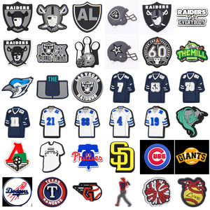 Novedad 2024, Venta al por Mayor, Dijes de Zapatos de PVC con Diseño Personalizado, Logotipo de Equipo de Béisbol Profesional Estadounidense, 2.5-3.5cm, Muestra Gratis - Product Image 4