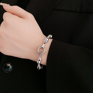 Bracelet rond en zircon polyvalent à la mode Fermoir en métal Luxe léger Bracelet de luxe pour femmes - Product Image 5