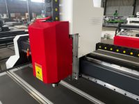 Máquina de grabado CNC Suda SK1325 para corte de madera, ventanas y puertas, con un solo husillo, ATC y enrutador de madera para corte de ventanas y puertas.