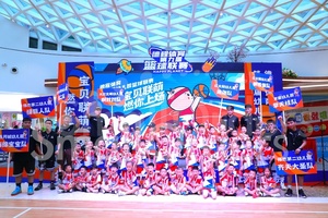 Trofeo Personalizzato in Metallo e Resina per Eventi Sportivi, Riconoscimenti Aziendali e Competizioni Scolastiche con Logo - Product Image 5