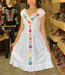 Cina produttore abito floreale ricamato a mano con scollo a barchetta <span class=keywords><strong>da</strong></span> <span class=keywords><strong>donna</strong></span> <span class=keywords><strong>su</strong></span> <span class=keywords><strong>misura</strong></span> abito Fiesta messicano taglie forti con collo in pizzo - Product Image 6