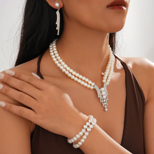 Collier ras-de-cou pour femme personnalisable, hypoallergénique, plaqué or rose, imitation perle incrustée de diamants - Product Image 3