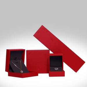 Boîte de rangement pour bijoux en similicuir rouge avec logo personnalisable, style simple, pour bagues, colliers et boucles d'oreilles - Product Image 6